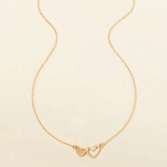 💕 Lovely Metallic Rhinestones Dainty Double Hearts Necklace 💕 - Picture 4 of 4